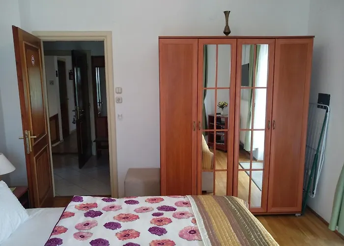 Manor Apartman *